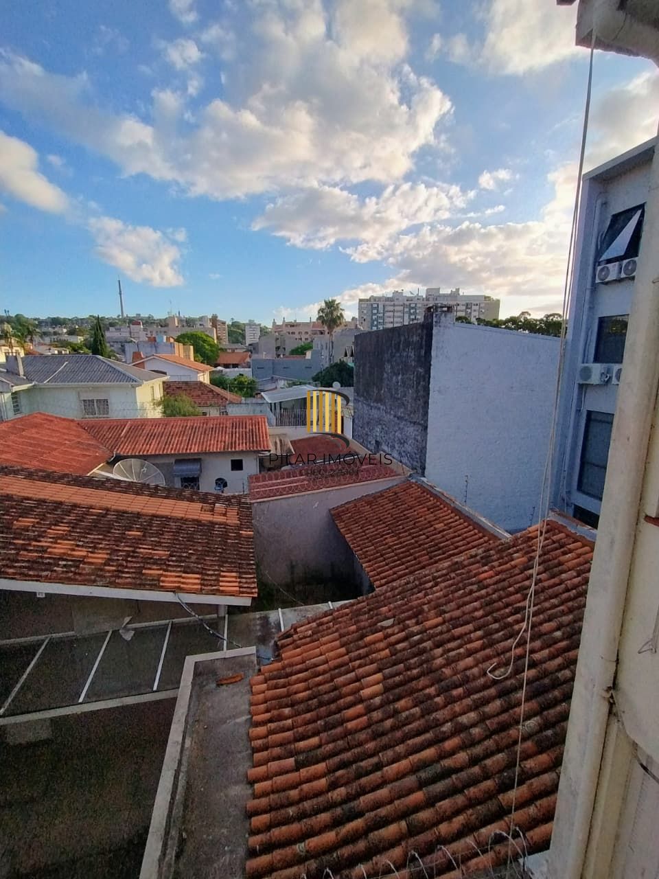 #Vende apartamento  desopcupado com 2 quartos no Menino Deus#