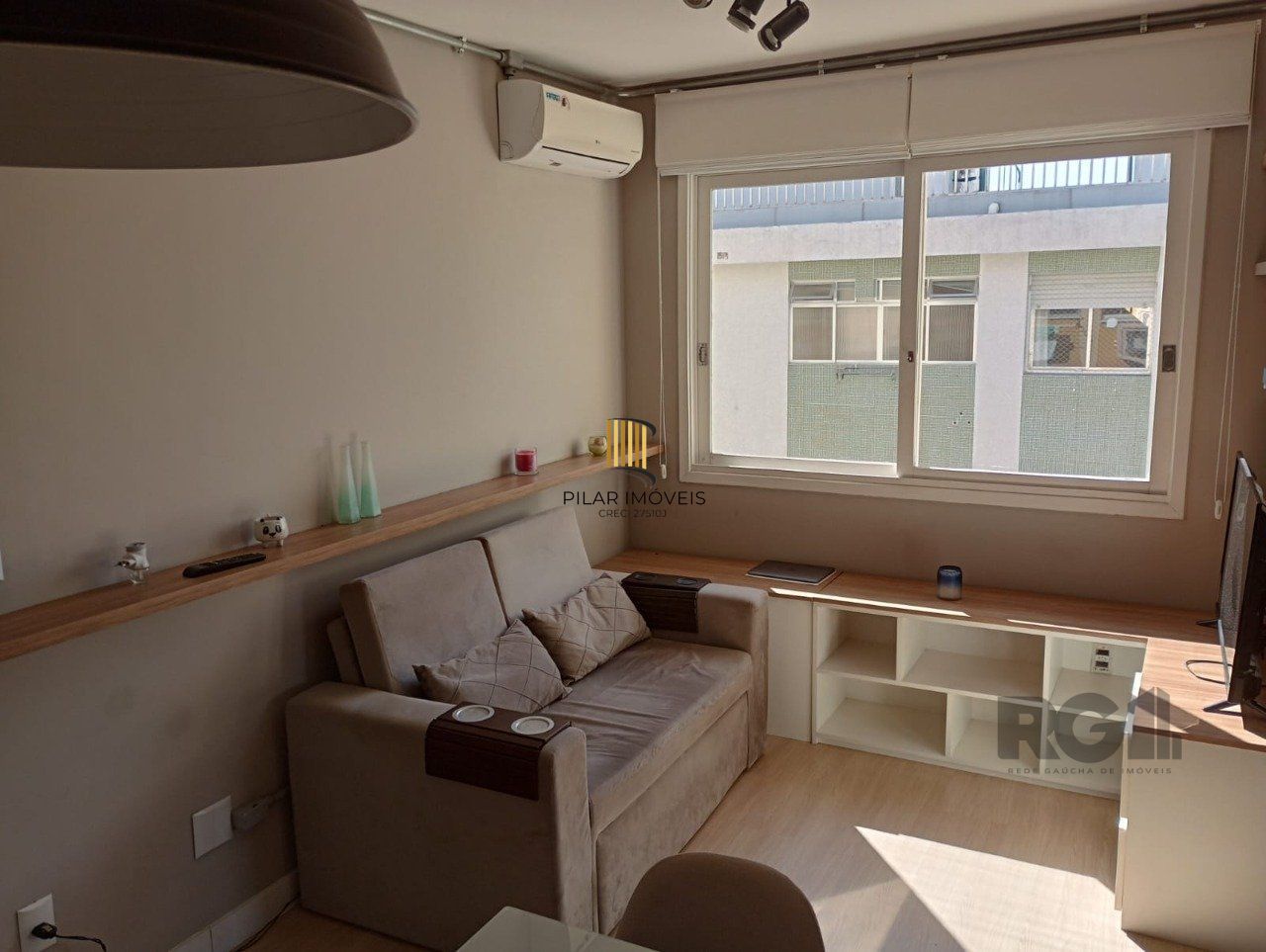 Apartamento 2 quartos, garagem semi mobiliado!