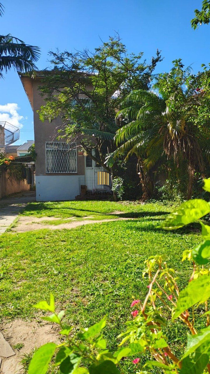 Casa com 3 quartos e 2 garagens no bairro cidade Baixa!