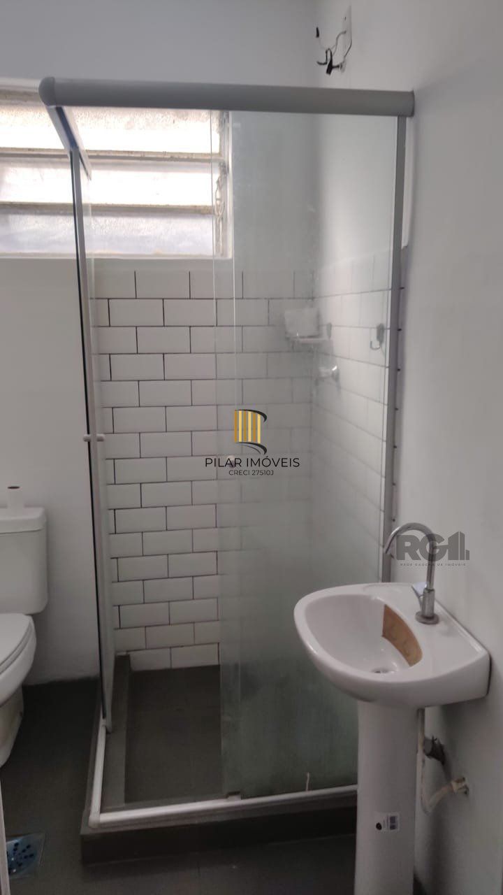 Apartamento térreo jk no miolo do Menino Deus!