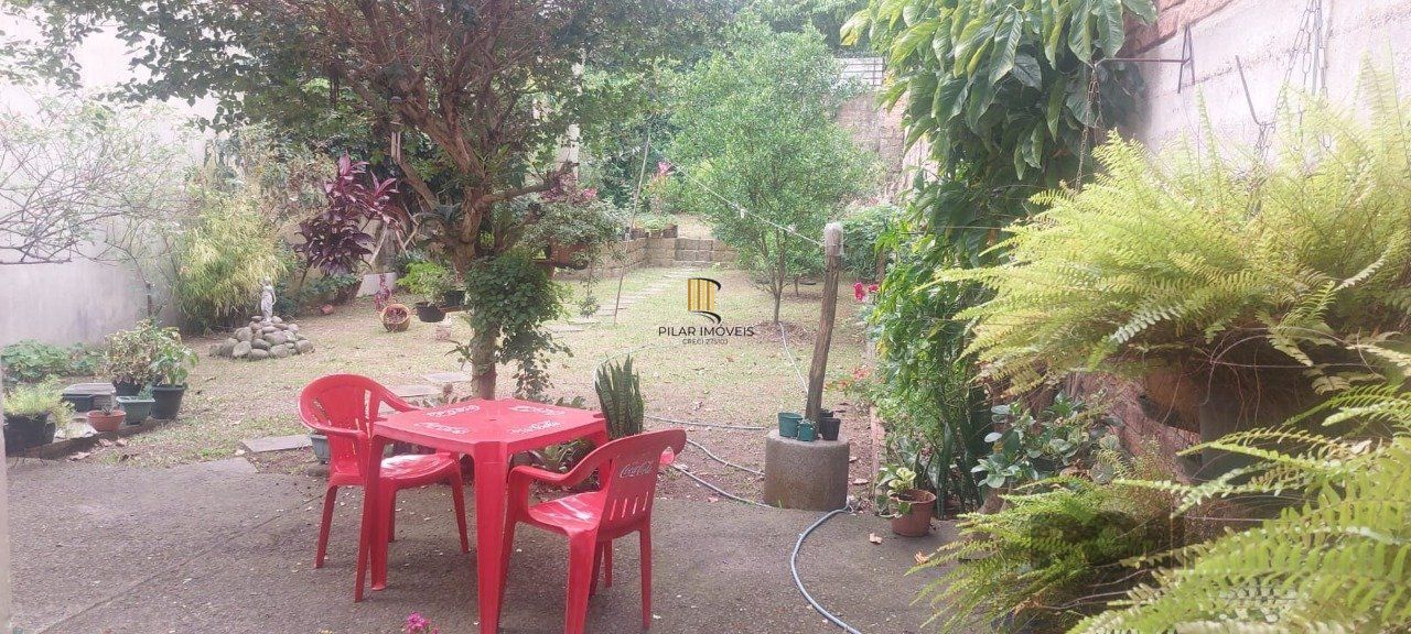 Casa 3 dormitórios no bairro Medianeira
