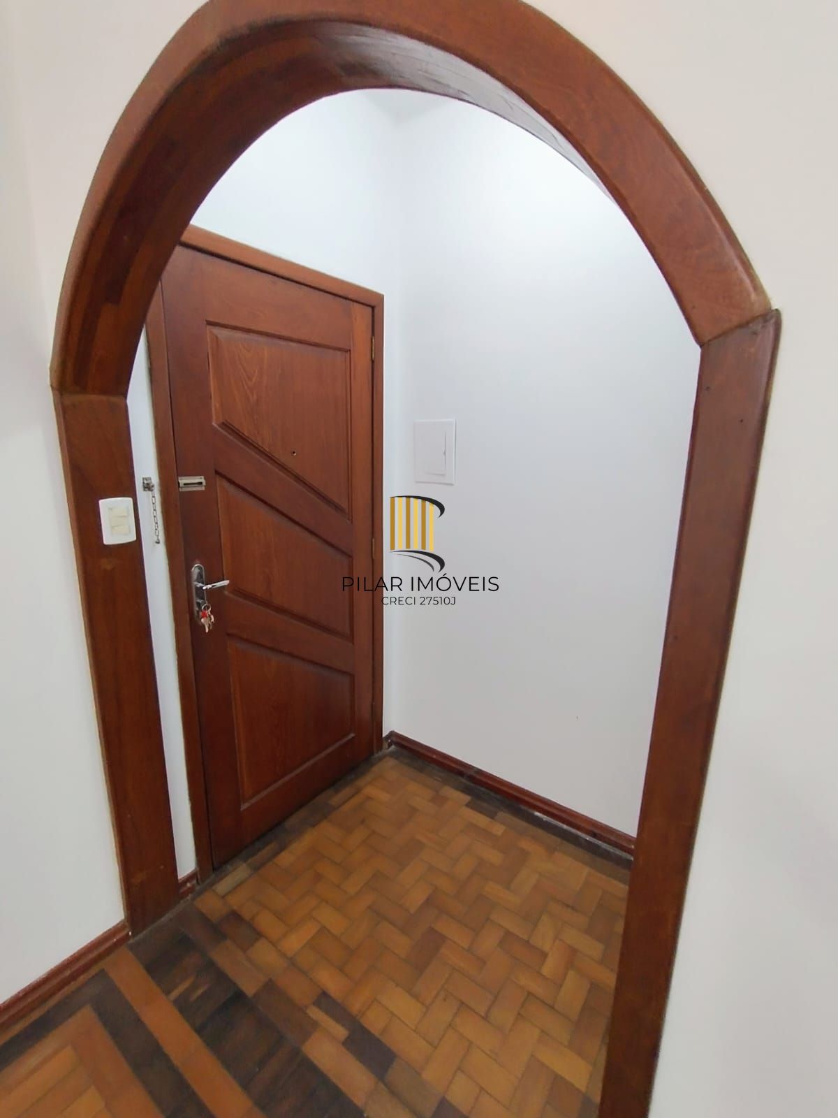 Apartamento térreo 2 quartos com amplo pátio em L no bairro Santana