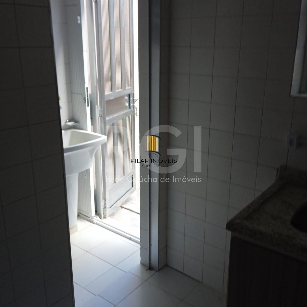 Apartamento Térreo, desocupado, 1 quarto com 2 pátios !