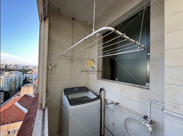 Apartamento 2 quartos, desocupado, andar alto na cidade Baixa!