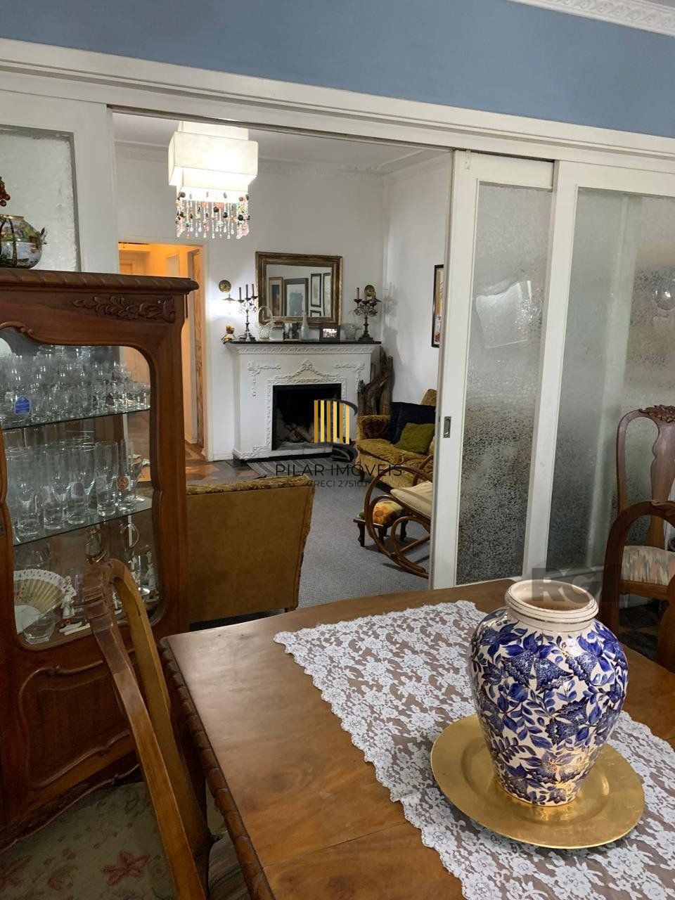   Ótimo apartamento 3 dormitórios, de frente com sacada, bairro Cidade Baixa- Porto Alegre