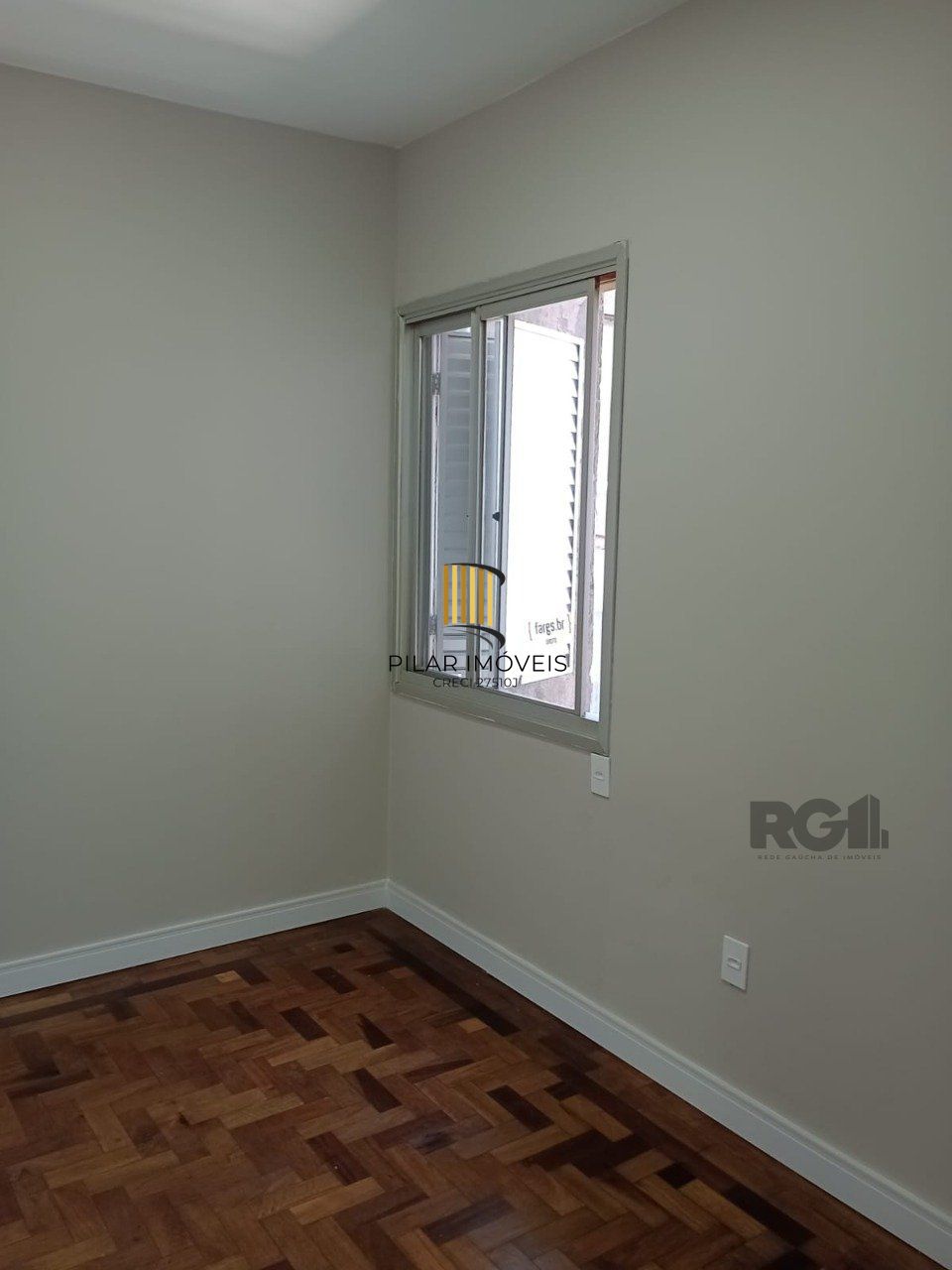 Apartamento com 3 quartos, desocupado no centro histórico.
