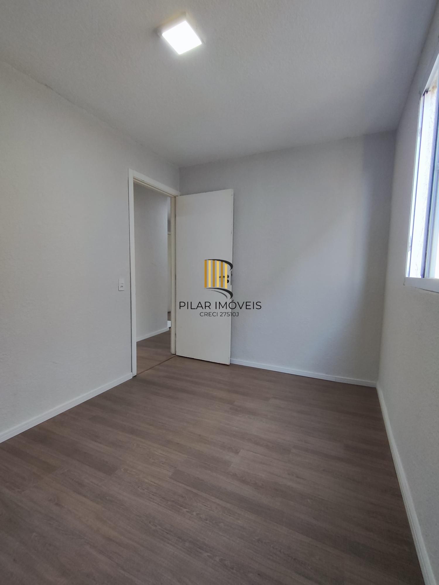 Apartamento 2 dormitórios com vaga de garagem em condominio fechado!