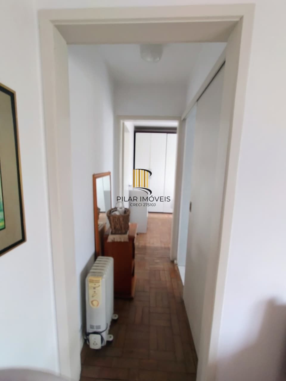 Vende apartamento 1 quarto,  desocupado, andar alto no bairro Cidade Baixa