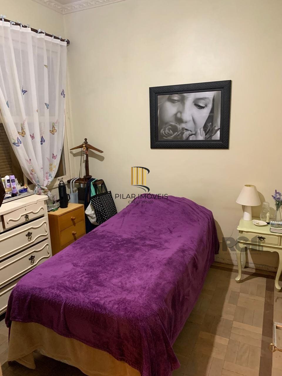  Ótimo apartamento 3 dormitórios, de frente com sacada, bairro Cidade Baixa- Porto Alegre