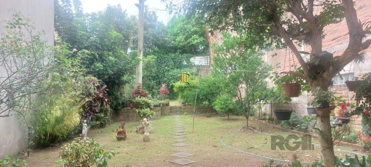 Casa 3 dormitórios no bairro Medianeira
