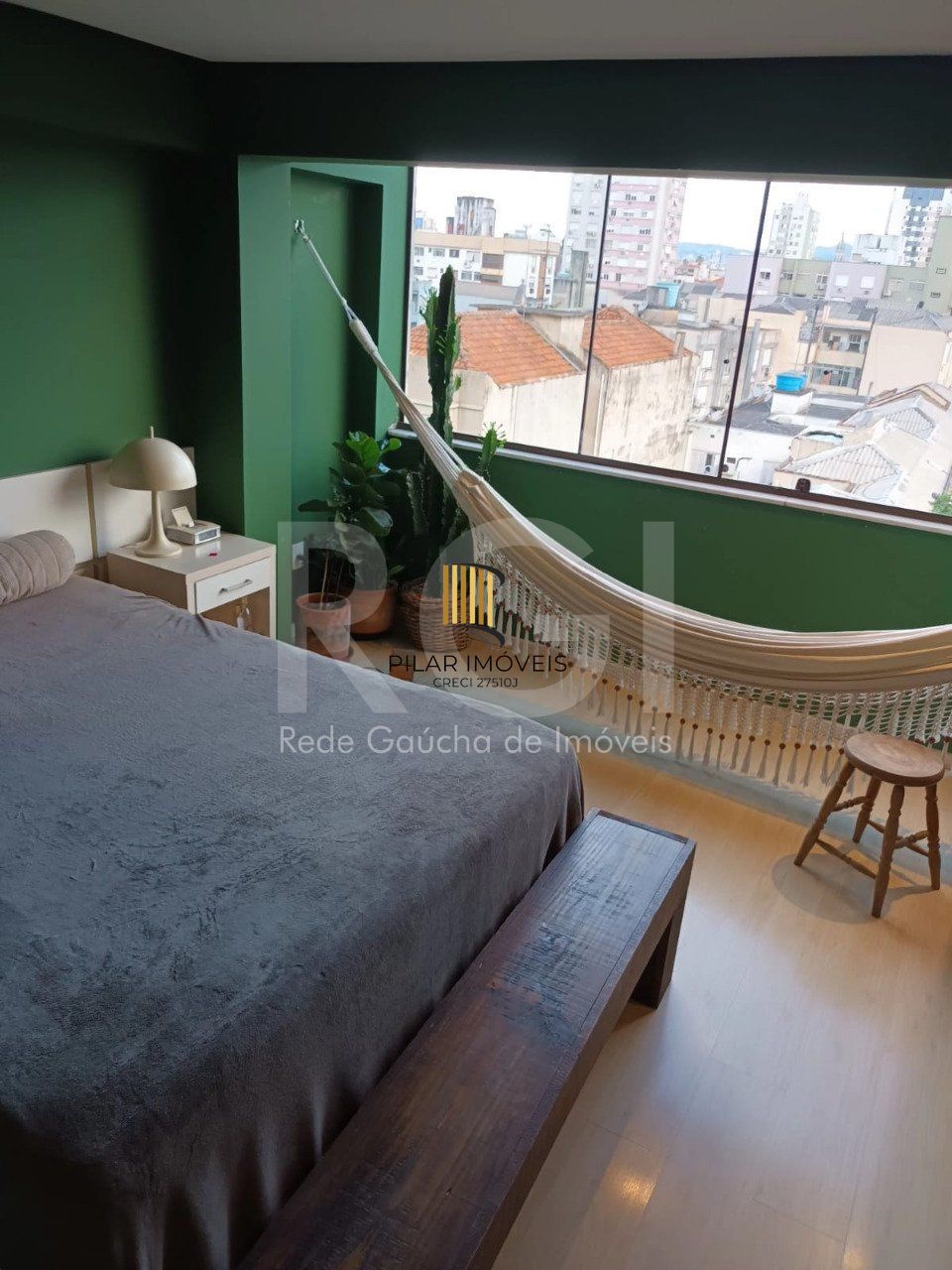 Apartamento  2 quartos, suite, , sacada,   2 quartos,  churrasqueira, semi mobiliado com garagem!