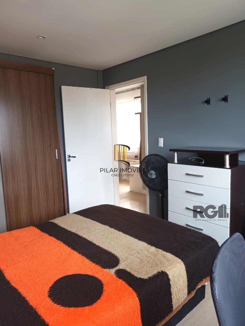 Apartamento 2 quartos, garagem semi mobiliado!