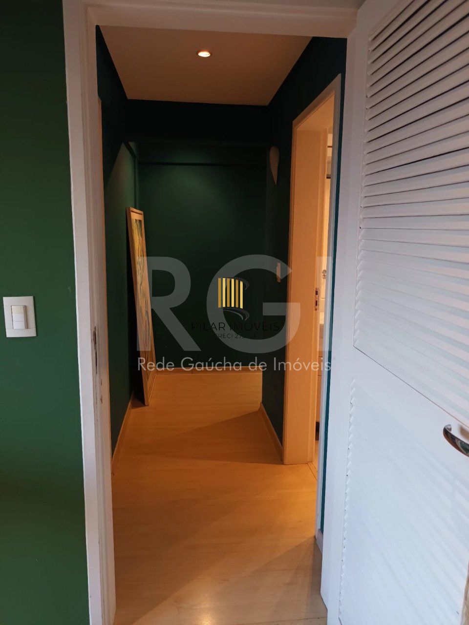Apartamento  2 quartos, suite, , sacada,   2 quartos,  churrasqueira, semi mobiliado com garagem!