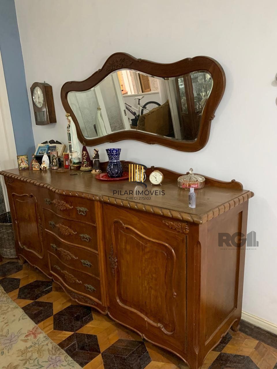   Ótimo apartamento 3 dormitórios, de frente com sacada, bairro Cidade Baixa- Porto Alegre