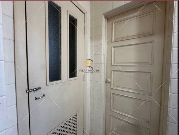 Apartamento 2 quartos, desocupado, andar alto na cidade Baixa!