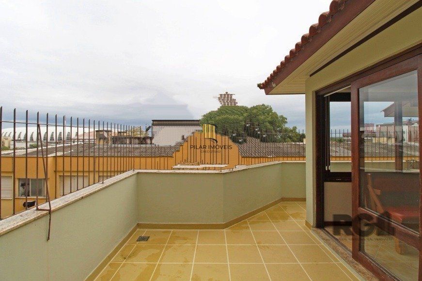 Casa com 3 quartos, suite e 2 vagas garagem!