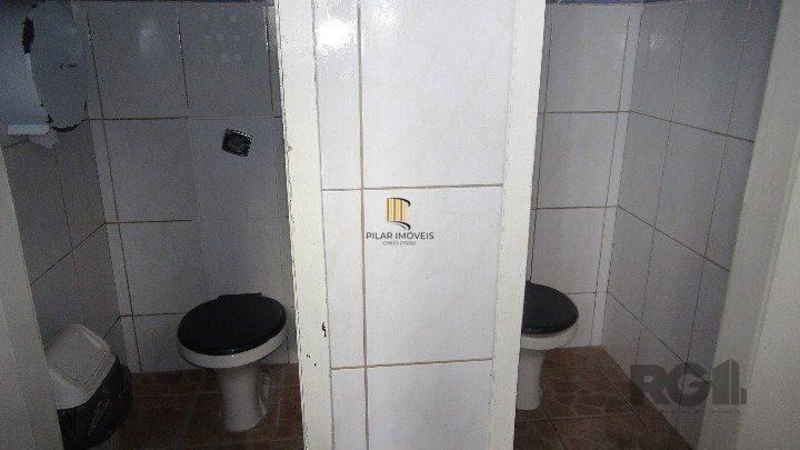 Prédio Comercial 14 dormitórios no bairro Passo do Feijó