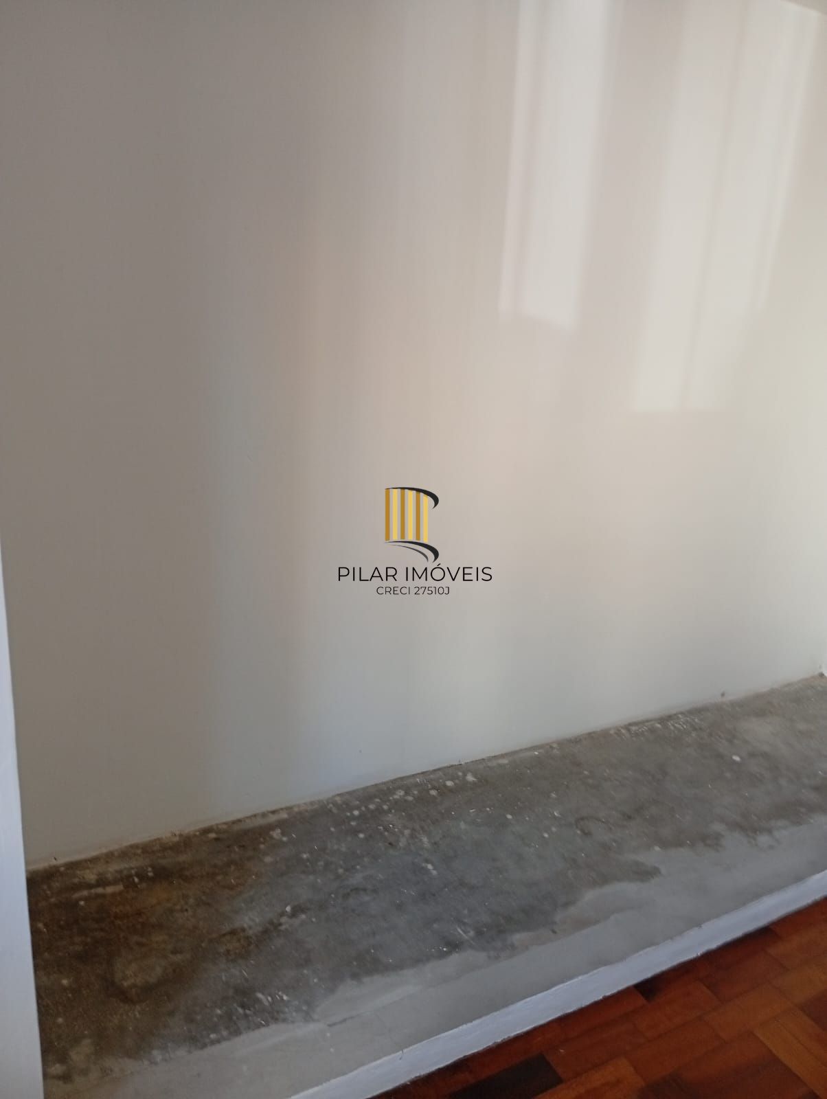 Apartamento térreo,  2 quartos, pátio, desocupado no bairro Cidade Baixa