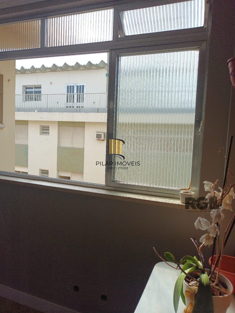 Apartamento 2 quartos, garagem semi mobiliado!