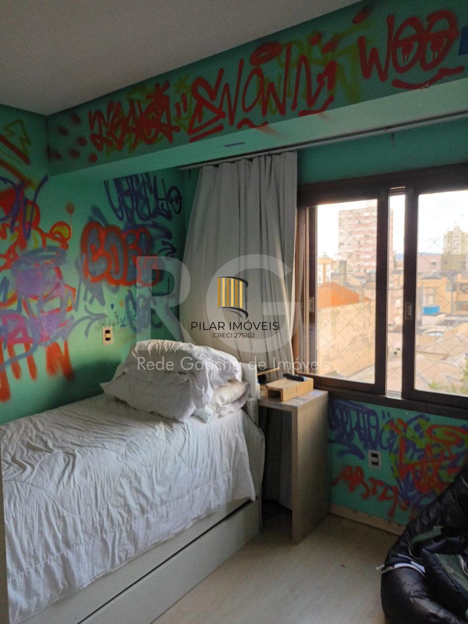 Apartamento  2 quartos, suite, , sacada,   2 quartos,  churrasqueira, semi mobiliado com garagem!