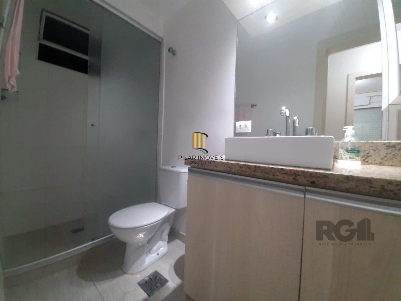  Apartamento 2 dormitórios, de frente 100% reformado bairro Cidade Baixa- Porto Alegre