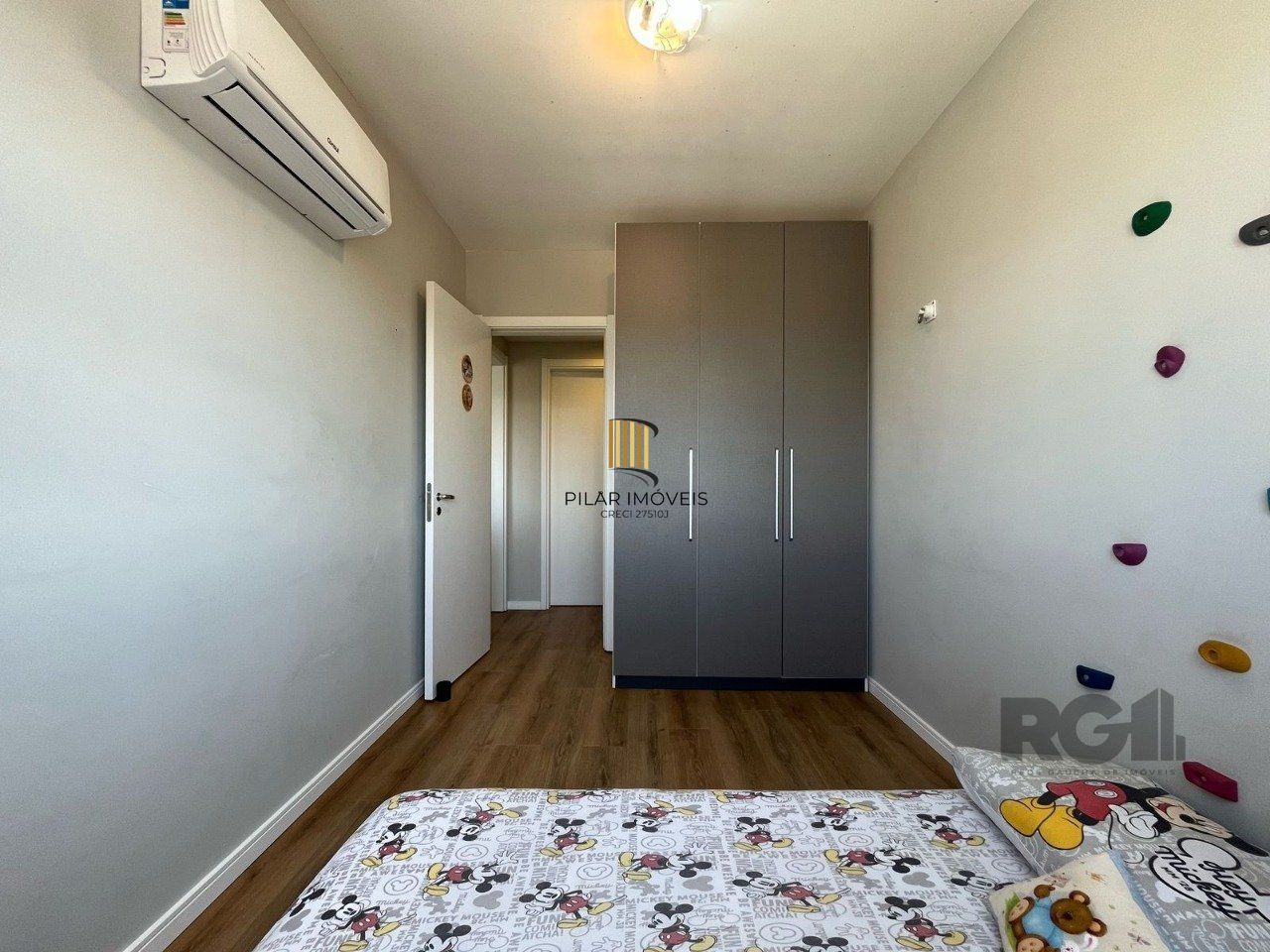 Apartamento 2 quartos, suíte e garagem na Cidade Baixa.