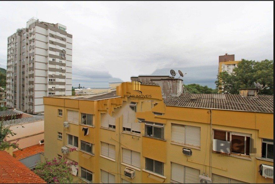 Casa com 3 quartos, suite e 2 vagas garagem!