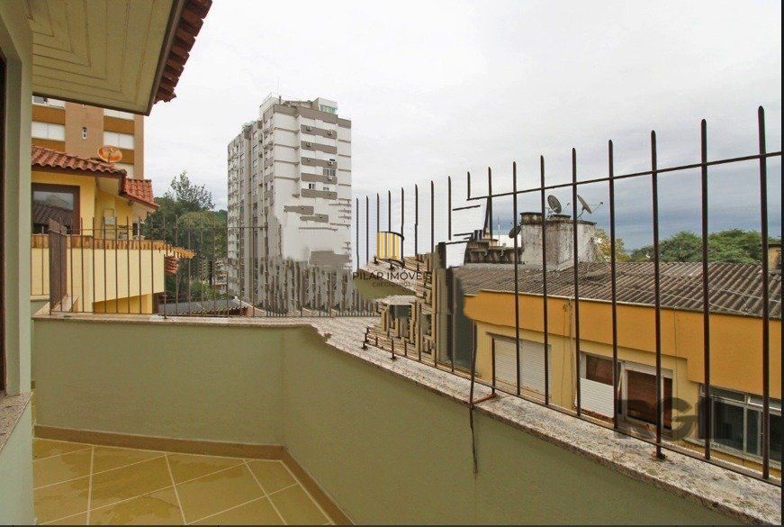 Casa com 3 quartos, suite e 2 vagas garagem!