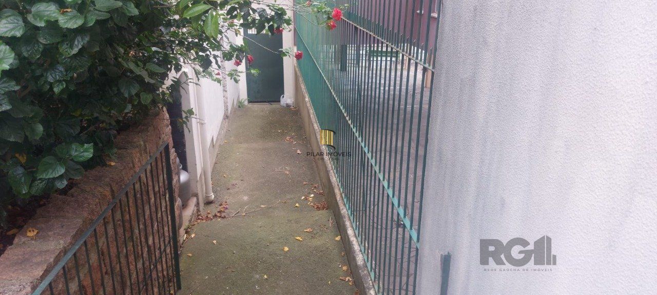 Casa 3 dormitórios no bairro Medianeira
