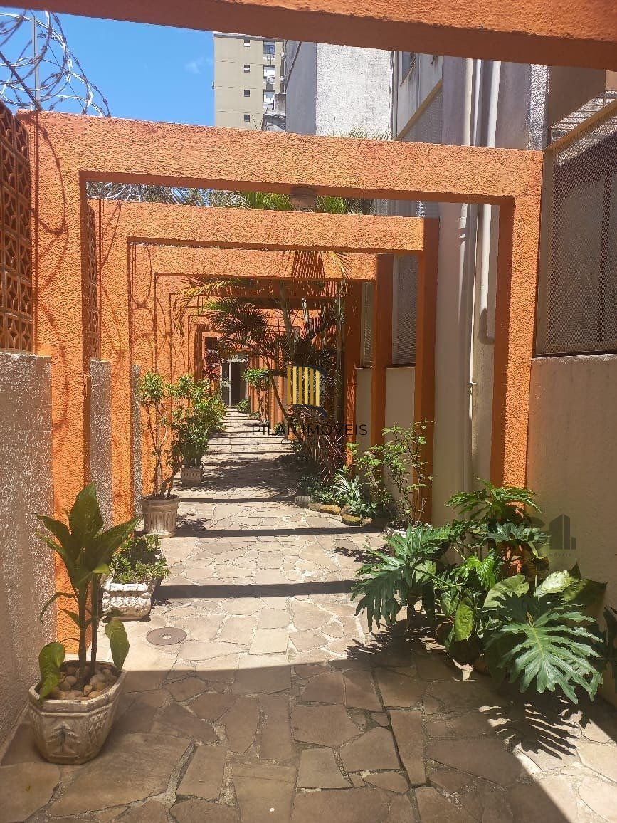 Apartamento com 2 quartos na Cidade Baixa!