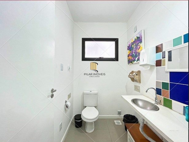 Casa para Venda - 3 dormitórios, sendo 1 suites, 2 vagas - Menino Deus