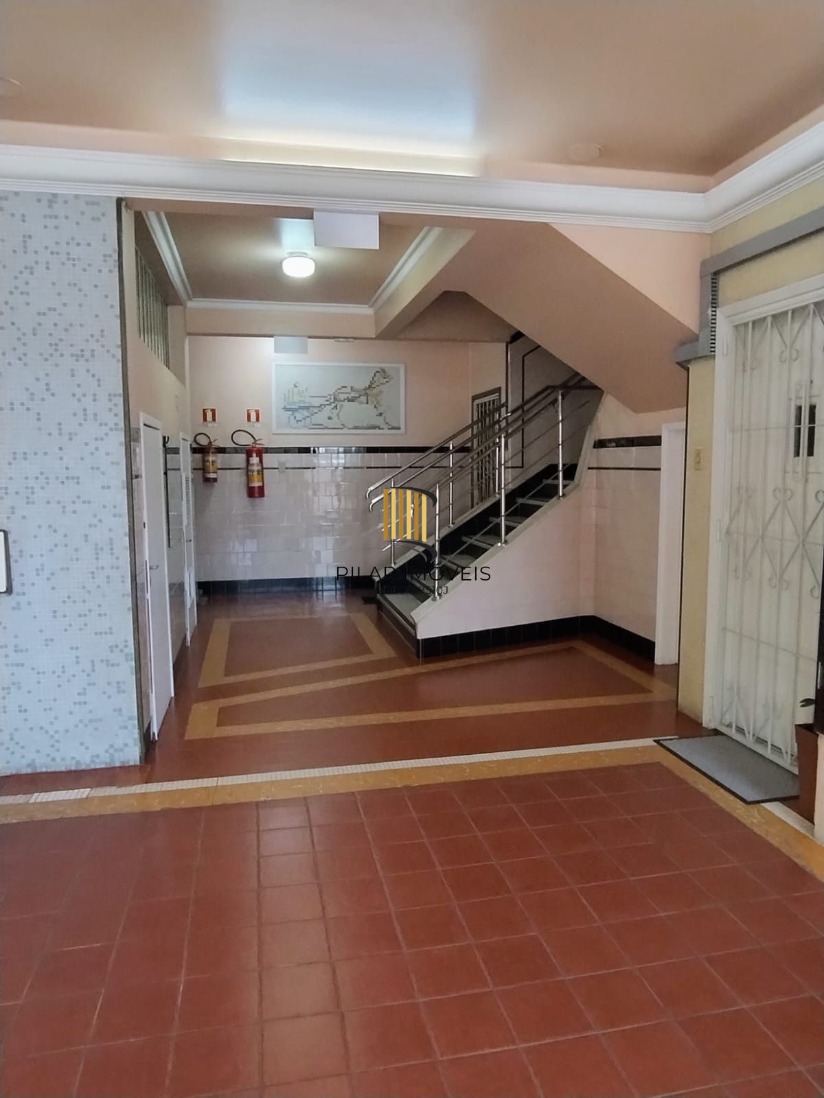 Apartamento térreo 2 quartos com amplo pátio em L no bairro Santana