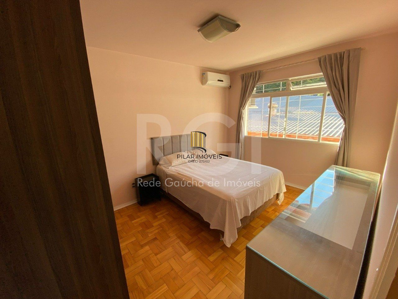 Apartamento 2 quartos com garagem no Menino Deus!