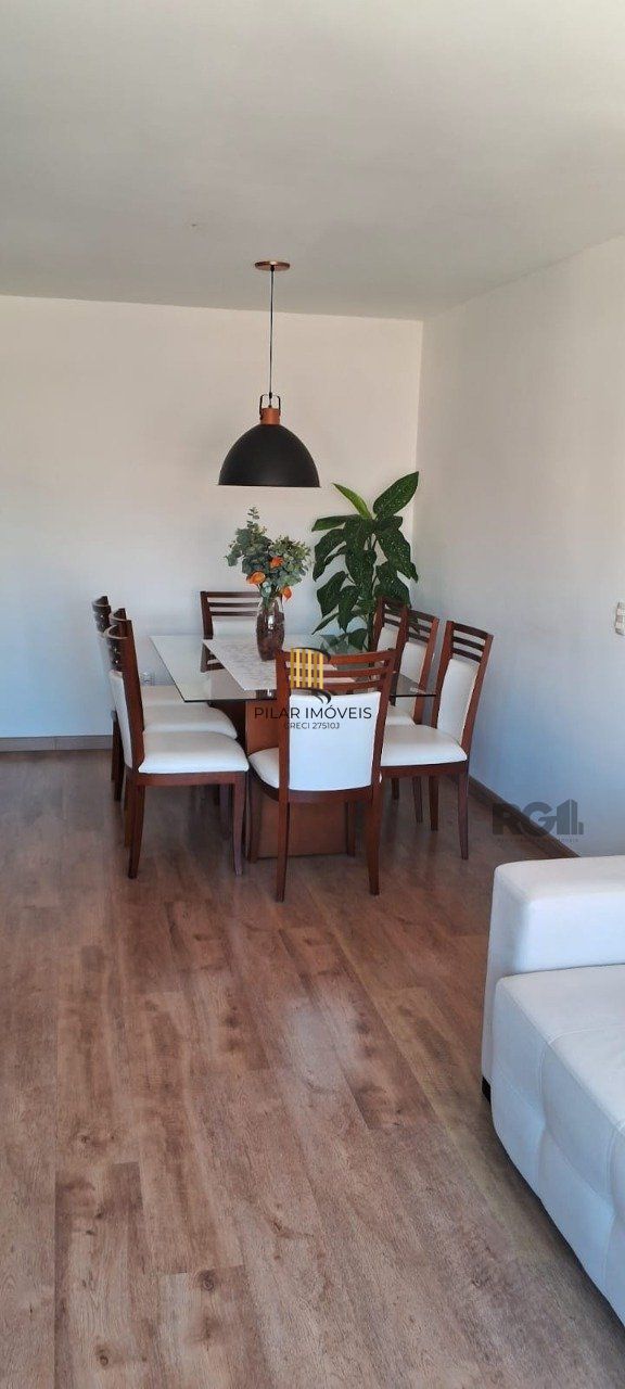 Apartamento 02 dormitórios alto padrão, bairro São João, com 02 vagas cobertas 