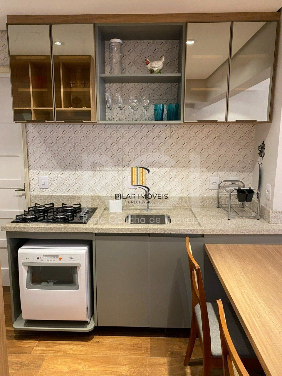 Apartamento 2 quartos com garagem no Menino Deus!