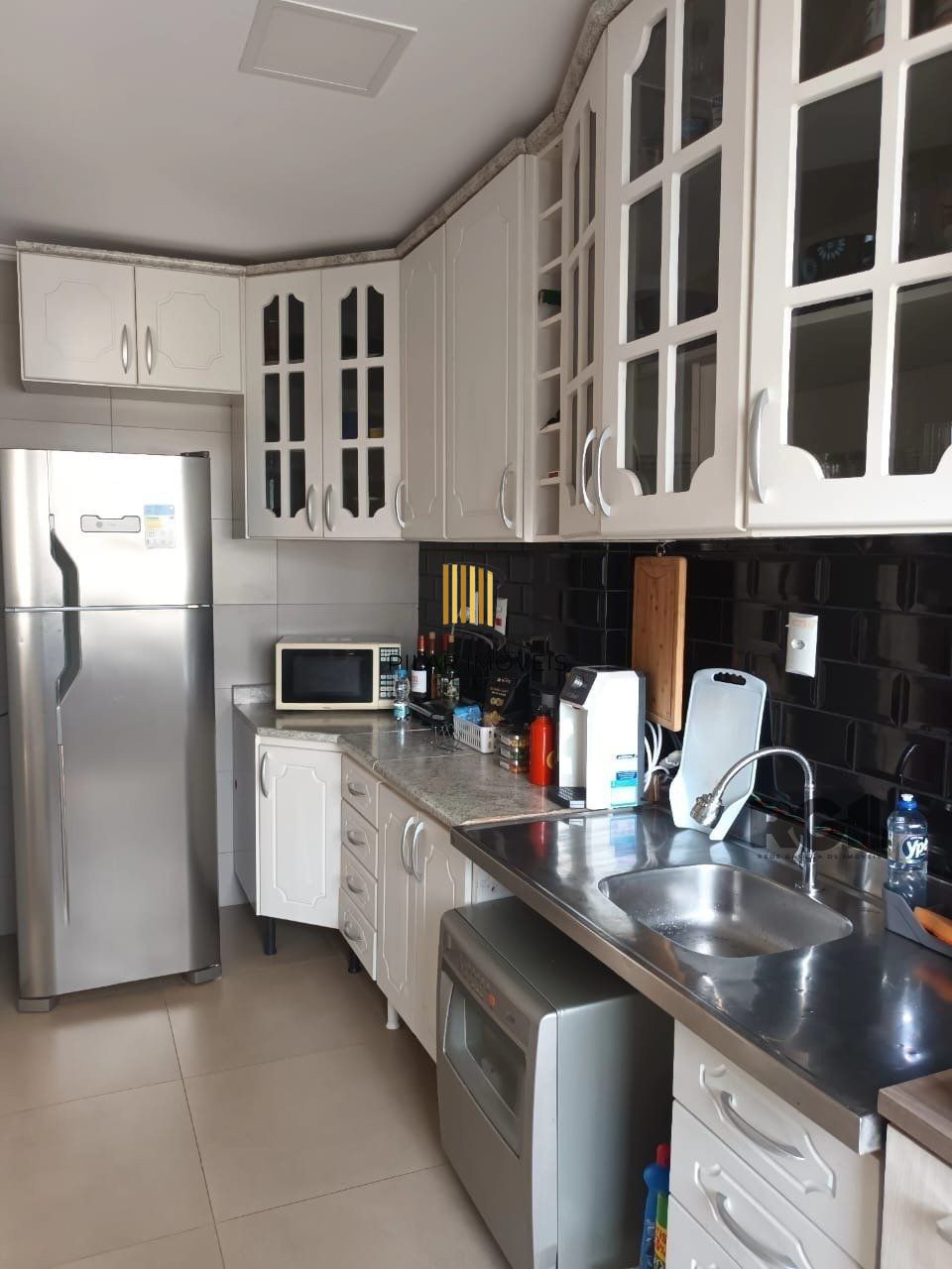 Apartamento 2 quartos, garagem semi mobiliado!