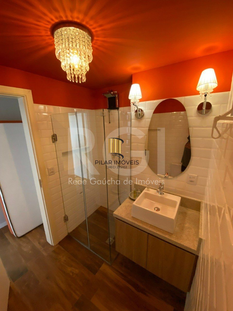 Apartamento 2 quartos com garagem no Menino Deus!