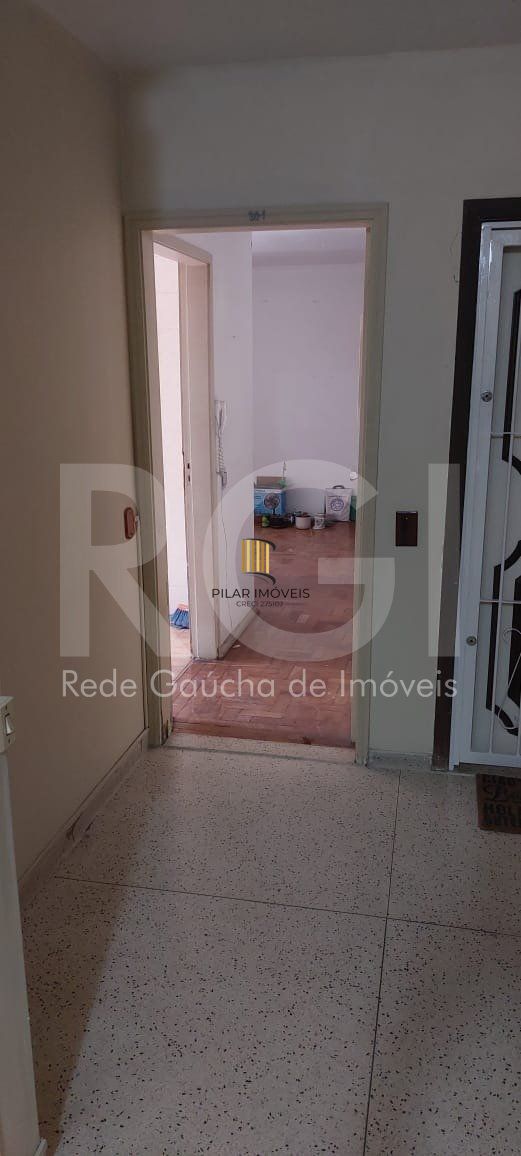 Apartamento com 3 quartos, 2 banheiros, desocupado e 1 vaga!