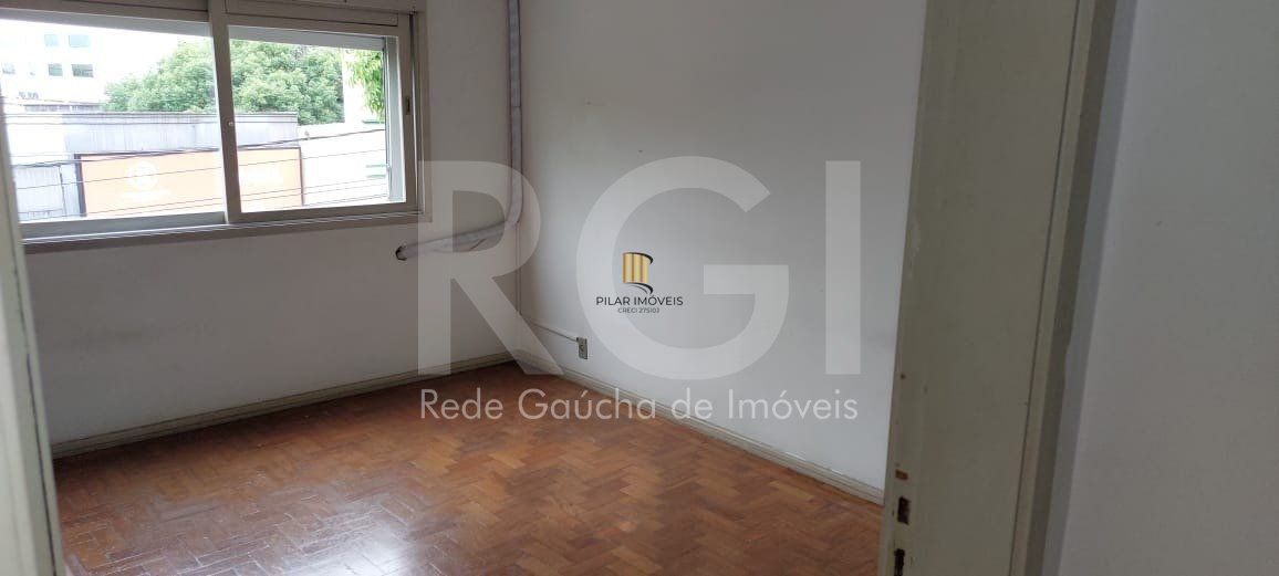 Apartamento com 3 quartos, 2 banheiros, desocupado e 1 vaga!