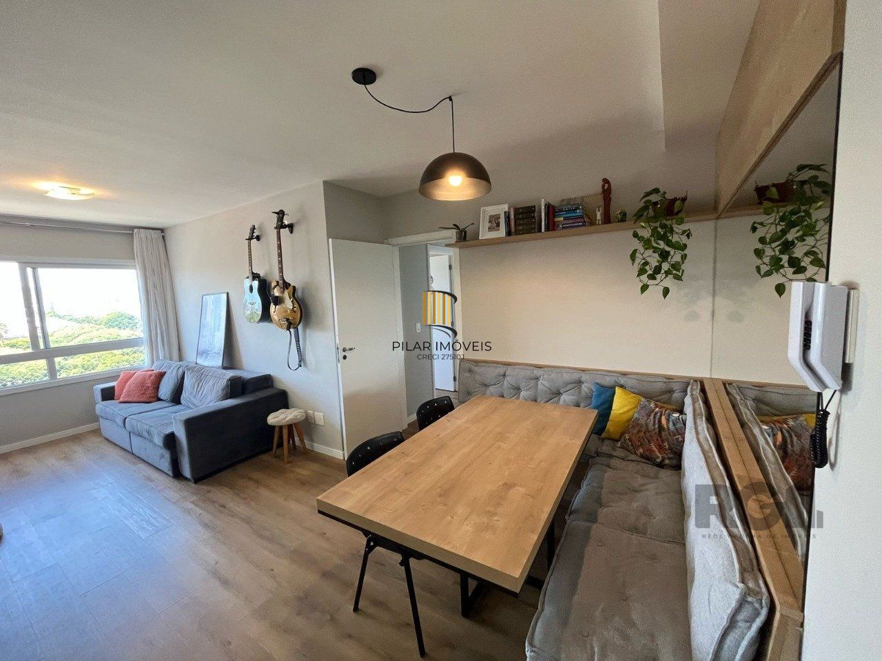 Apartamento 2 quartos, suíte e garagem na Cidade Baixa.