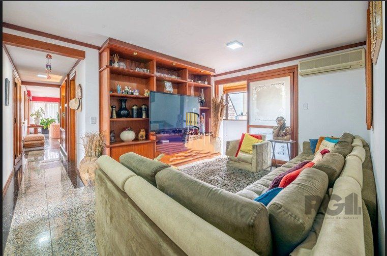 Apartamento  4 dormitórios, suite, de frente com sacada, 3 vagas de garagem, bairro Higienópolis - Porto Alegre