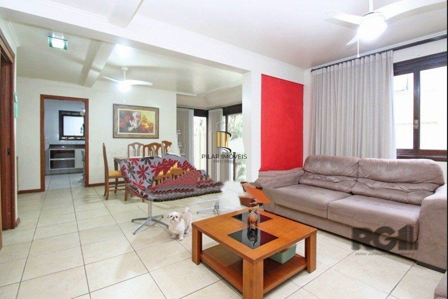 Casa com 3 quartos, suite e 2 vagas garagem!
