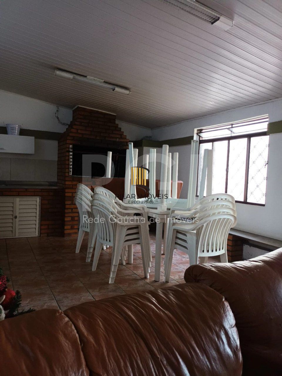 Apartamento  2 quartos, suite, , sacada,   2 quartos,  churrasqueira, semi mobiliado com garagem!