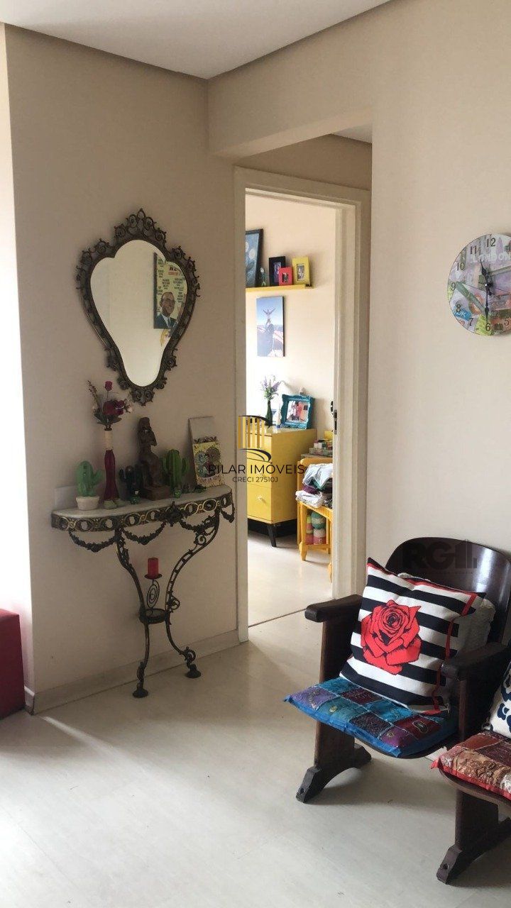 Excelente apartamento 2 quartos, suite e garagem na Cidade Baixa!
