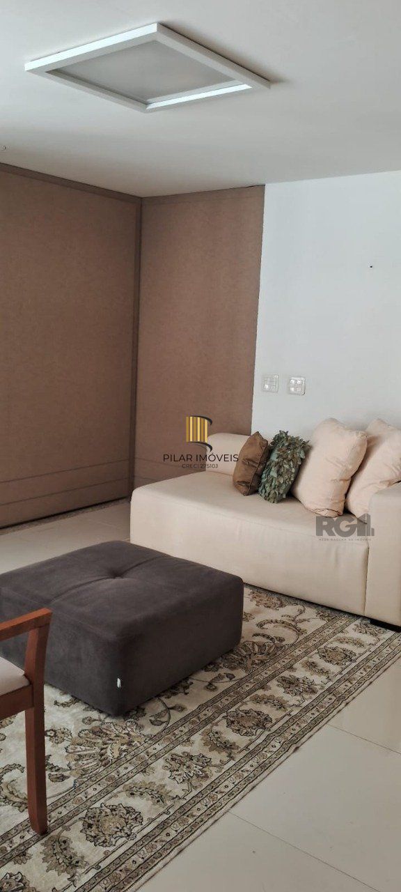 Apartamento 02 dormitórios alto padrão, bairro São João, com 02 vagas cobertas 