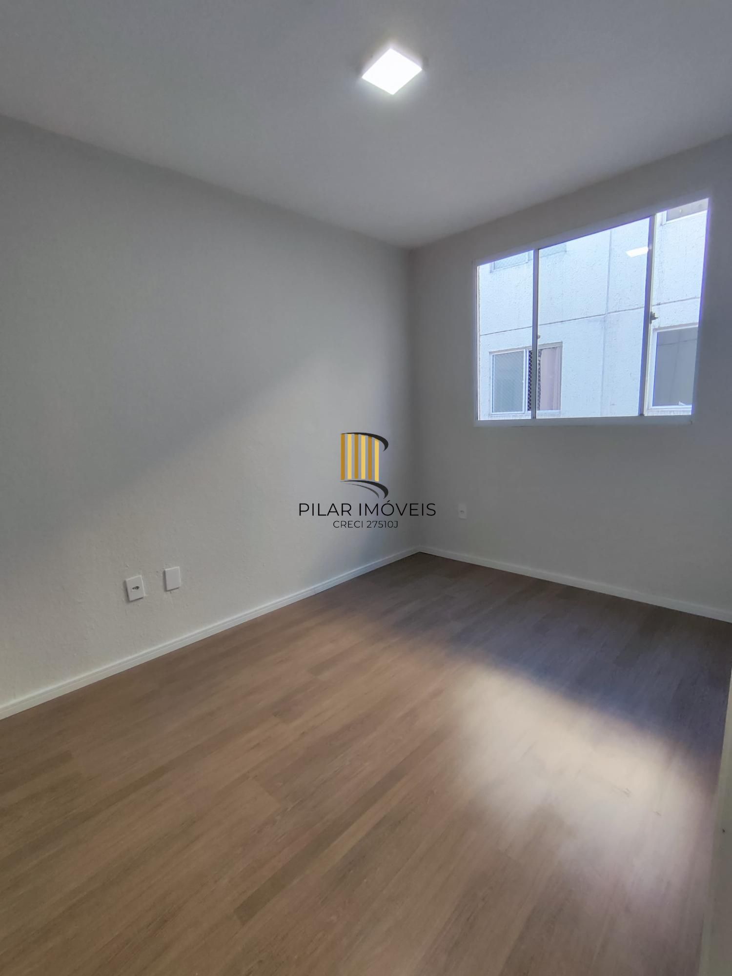 Apartamento 2 dormitórios com vaga de garagem em condominio fechado!