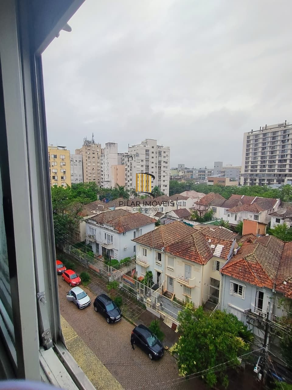 Vende apartamento 1 quarto,  desocupado, andar alto no bairro Cidade Baixa