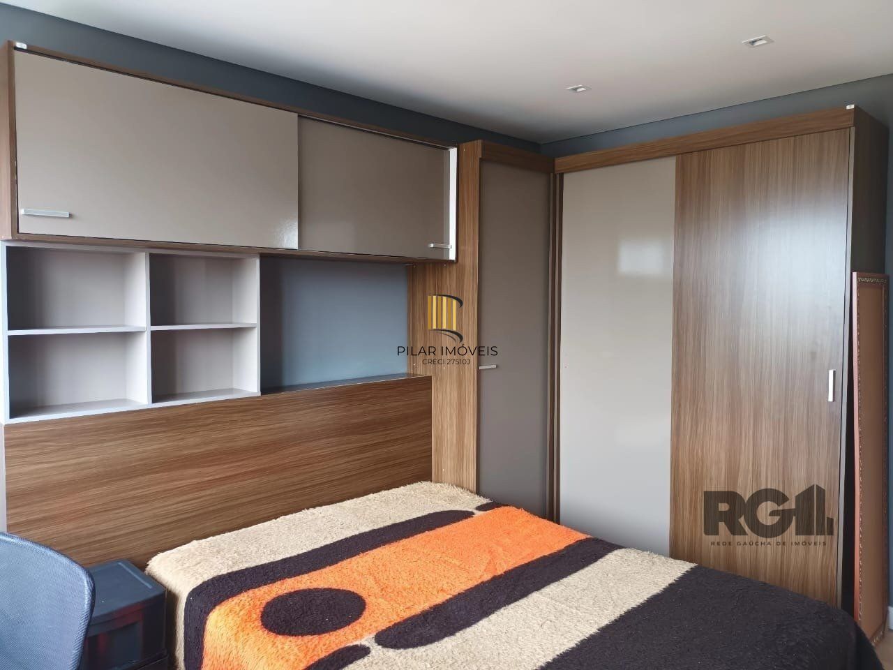 Apartamento 2 quartos, garagem semi mobiliado!