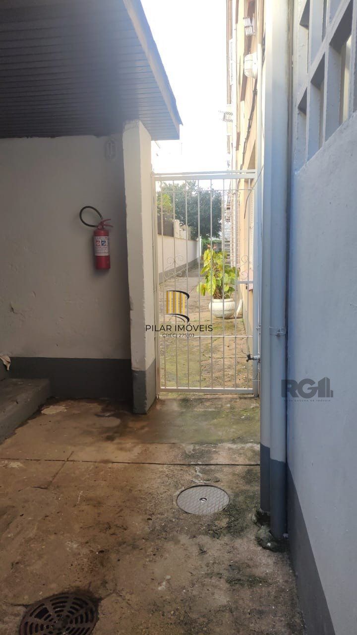 Apartamento térreo jk no miolo do Menino Deus!