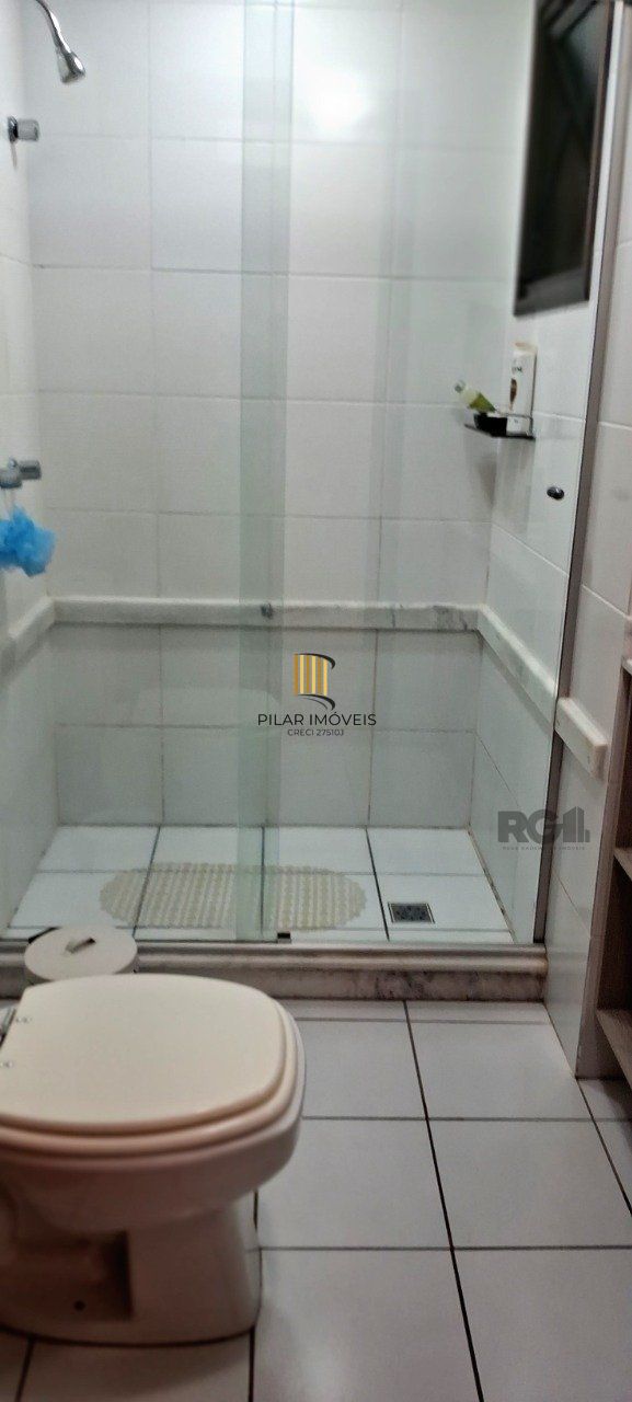 Apartamento 02 dormitórios alto padrão, bairro São João, com 02 vagas cobertas 